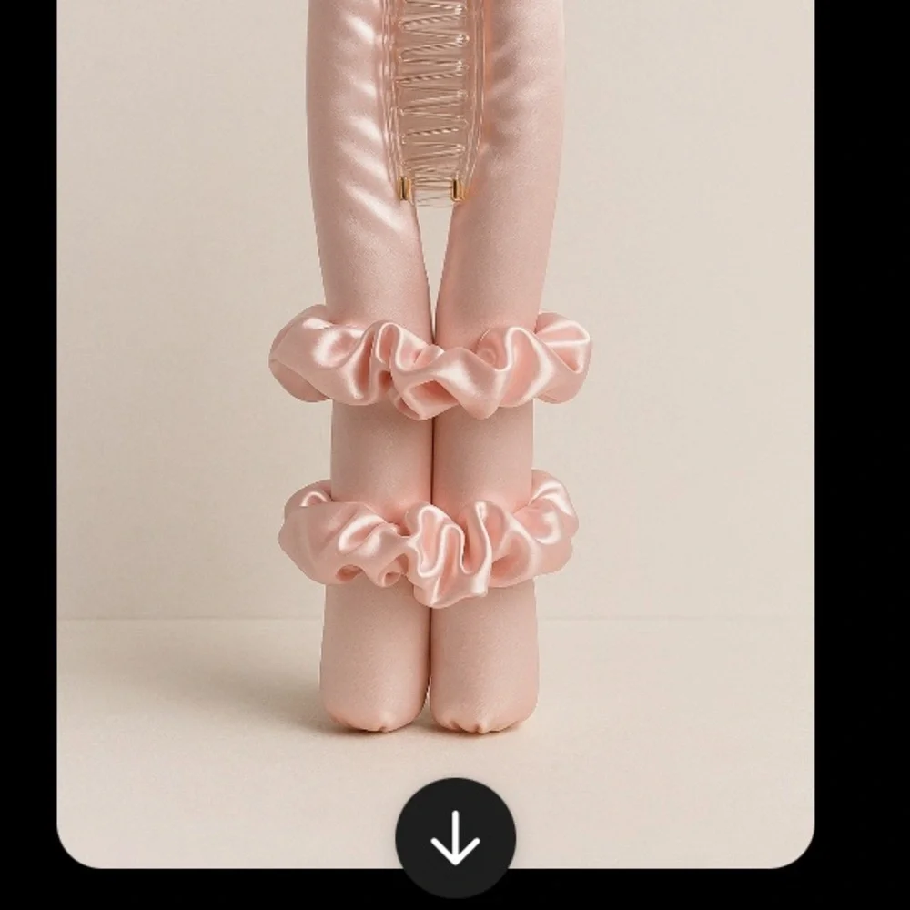 Pink Satin Heatless Curler